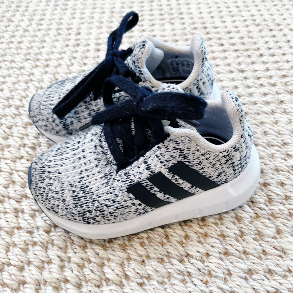 Adidas Baby Toddler Knit Striped Swift Run 1.0 Sneaker Size 5K Unisex - Picture 2 of 9